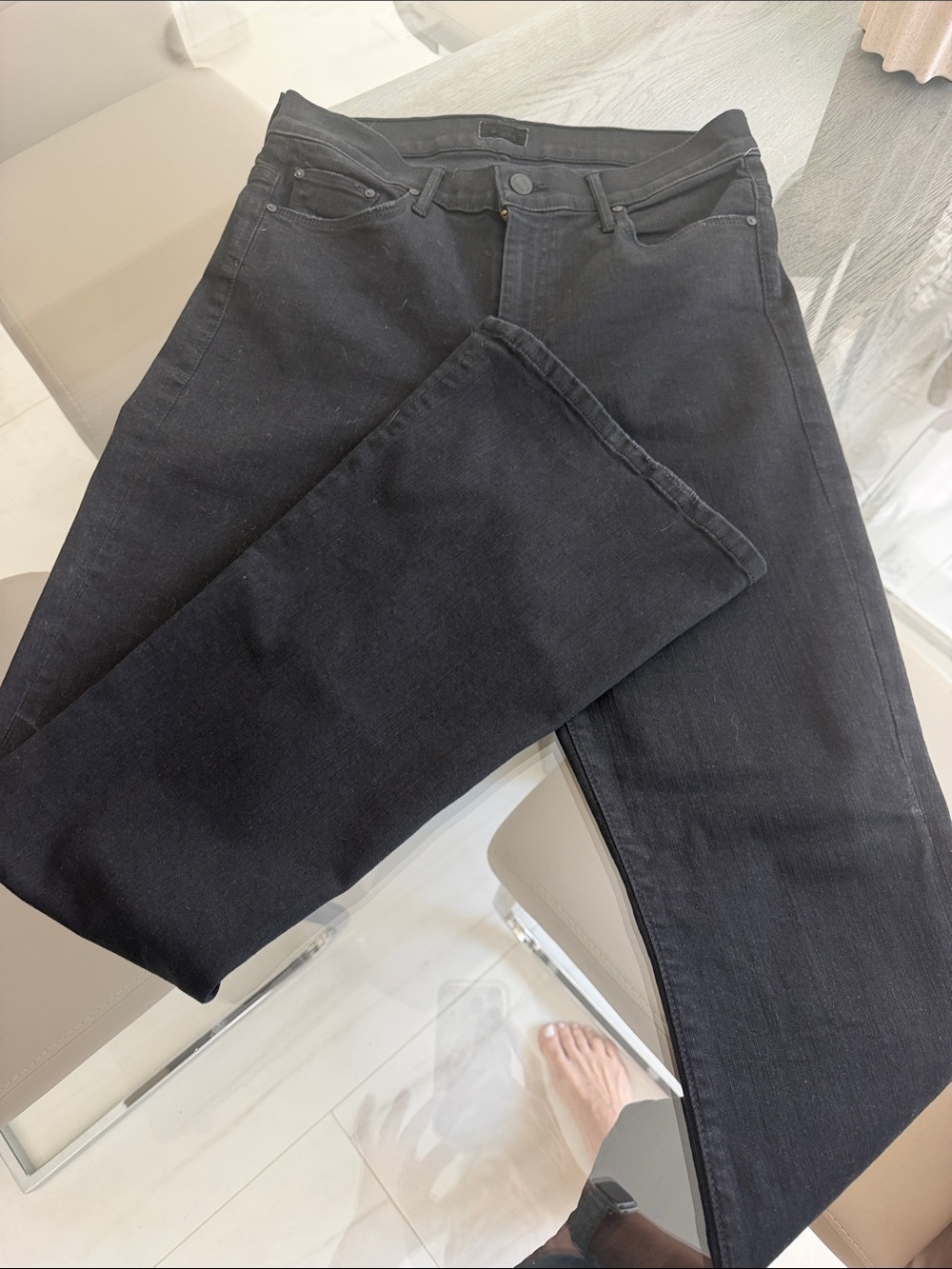 MOTHER Black Flare Jeans size 29. The Weekender.